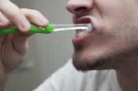 man-brushing-teeth